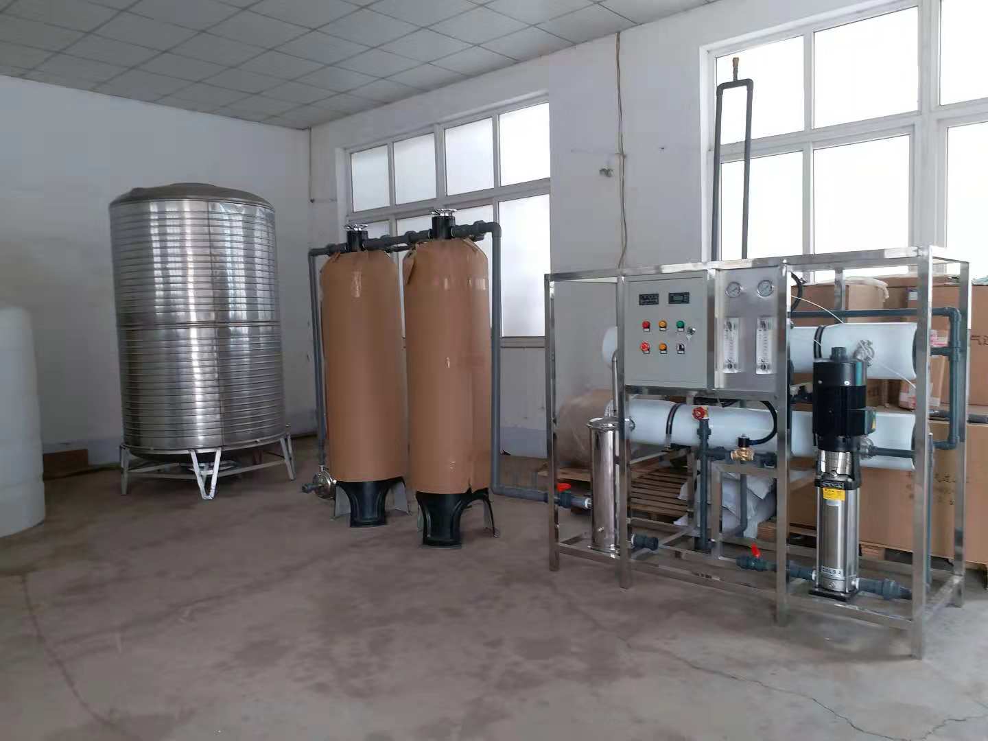 反滲透直飲水設(shè)備/反滲透純水機(jī)